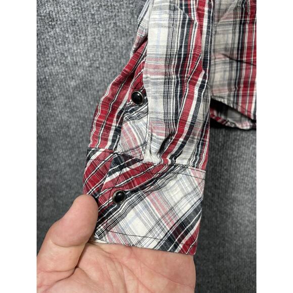 Irreverent Pearl Snap Shirt Men's Small Red/Black Plaid Long Sleeve Front Pocket - Picture 5 of 10